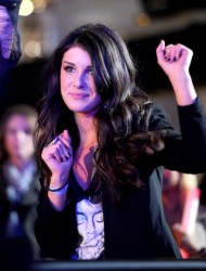 Shenae Grimes シェネイ・グライムス