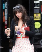 Daisy Lowe デイジー・ロウ
