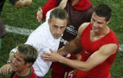 Португалия - Нидерланды на чемпионате по футболу Евро 2012, 17 июня 2012 (84xHQ) 0eb03c201604537