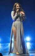 Miley Cyrus en Portland iniciando su Gira Mundial de Conciertos Fotos